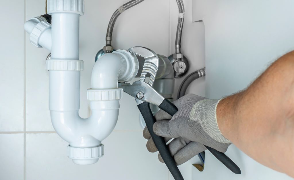 Contact An Emergency Plumber At Night